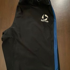 I’m selling these soccer leggings.